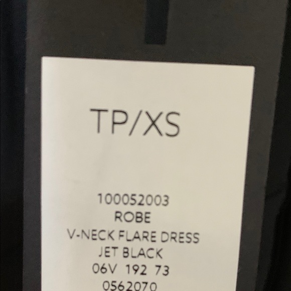 Vneck flare dress - Dynamite - Picture 3 of 4